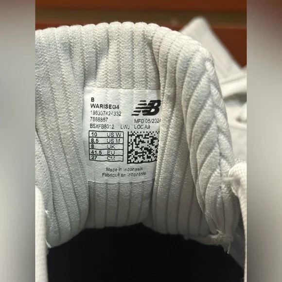 New Balance
Light Gray Athletic Sneakers - Picture 14 of 14